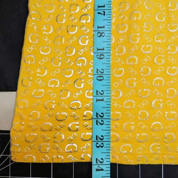 Guess ❓ Razorback Tank - Picture 8 of 9